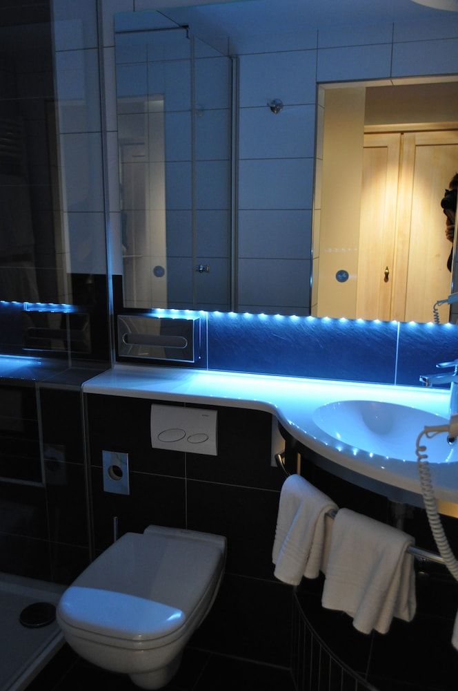 Hotel Quellenhof Leukerbad Family Room 4