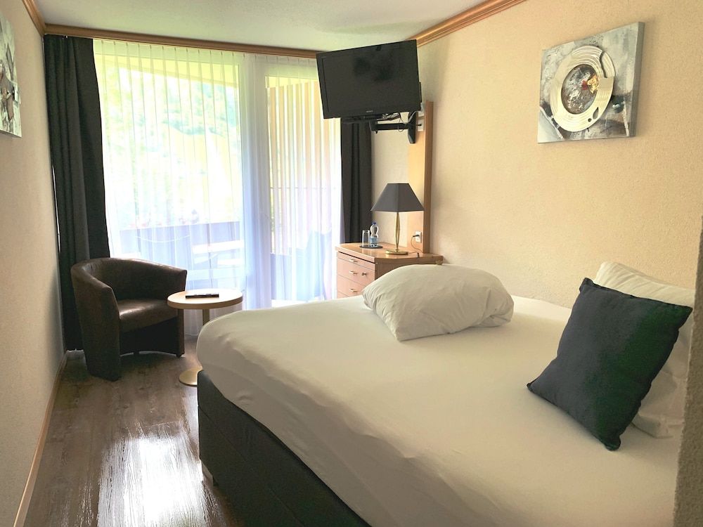Hotel Quellenhof Leukerbad Single Room