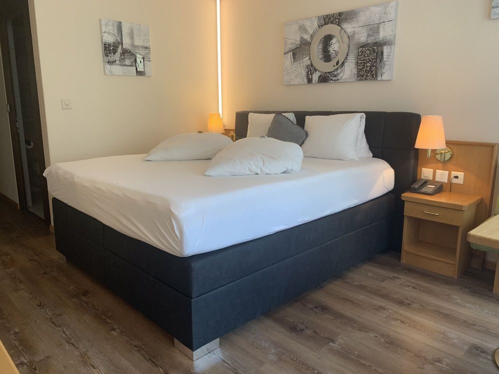 Hotel Quellenhof Leukerbad Double Room, Balcony