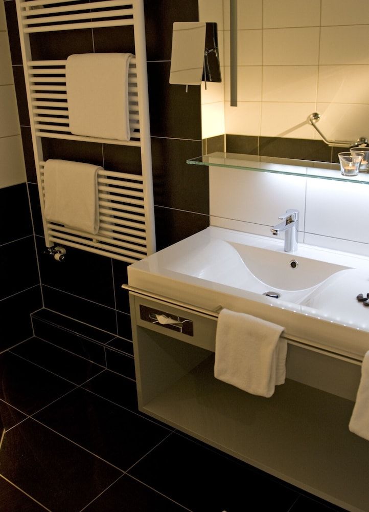 Hotel Quellenhof Leukerbad Family Room 3