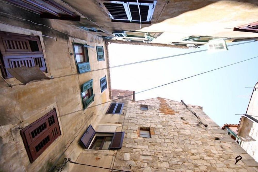 undefined Apartments Cecilia 2