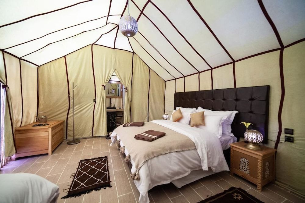 Sunset Luxury Camp Deluxe Tent 8