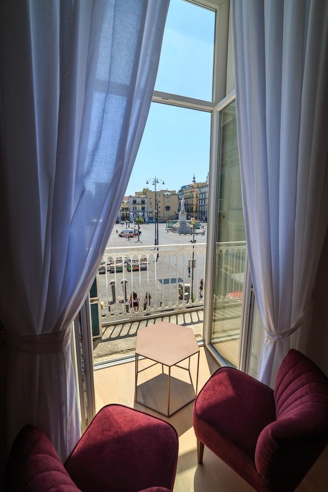 The Dante House Deluxe Triple Room, City View 9