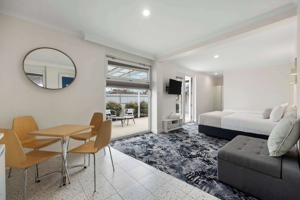 Best Western Adelaide Airport Superior Room, Multiple Beds, Kitchenette, Courtyard Area