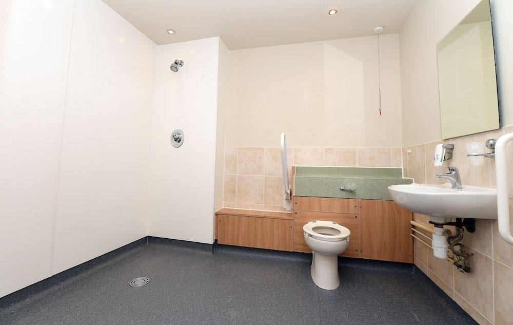 Crown, Droitwich by Marston's Inns Family Room, Accessible 7