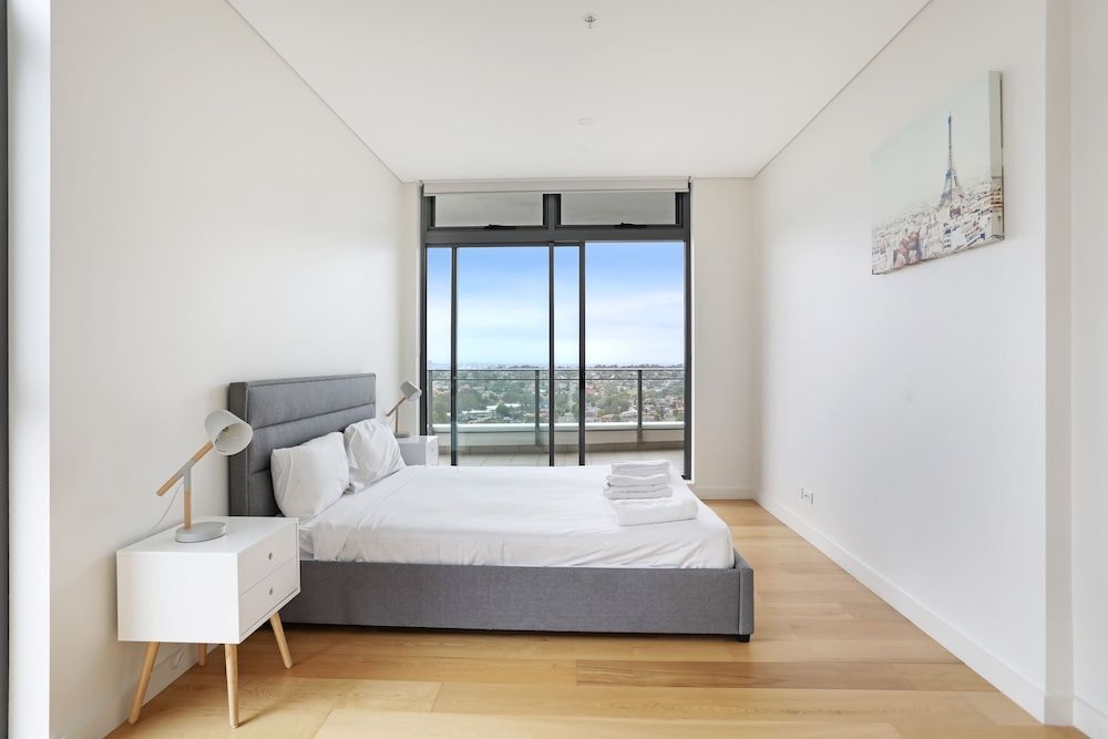 Classic Apartment, 2 Bedrooms, City View