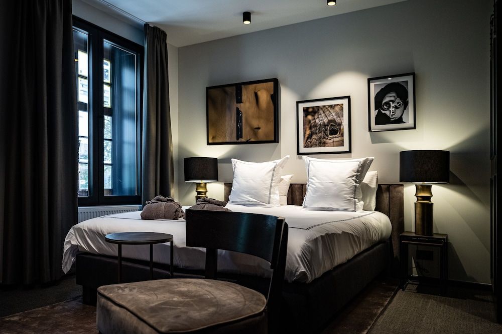 Suite, Fireplace