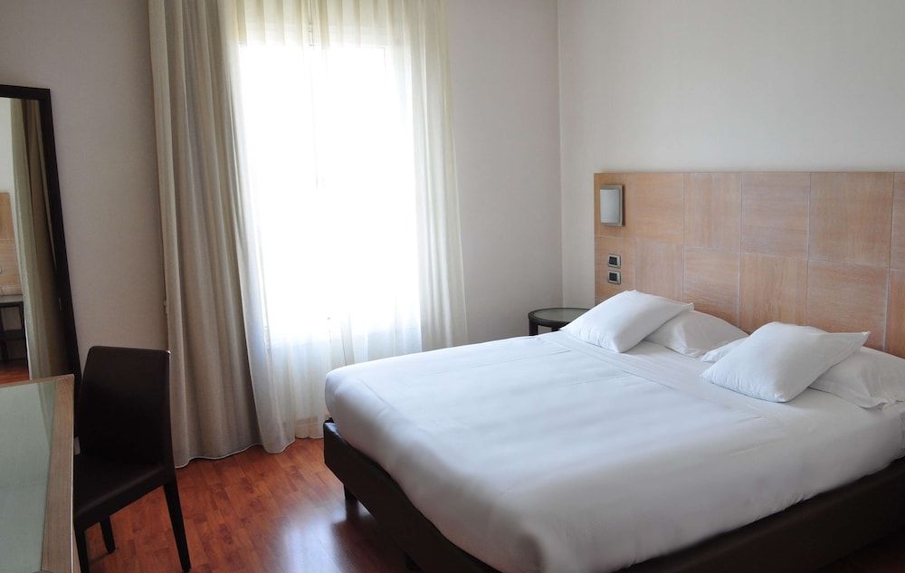Comfort Room, 1 Queen Bed