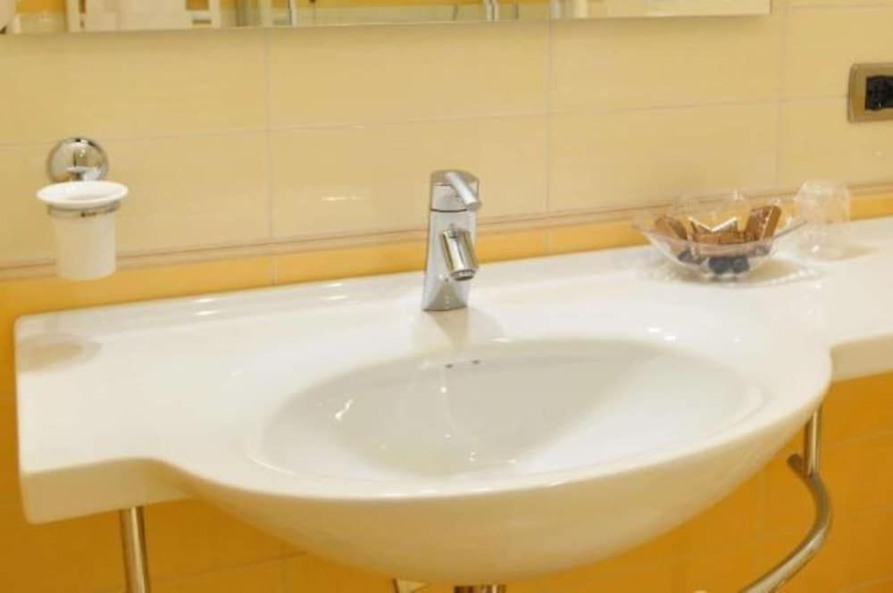 San Giorgio, Sure Hotel Collection by Best Western Superior Room, 2 Twin Beds 4