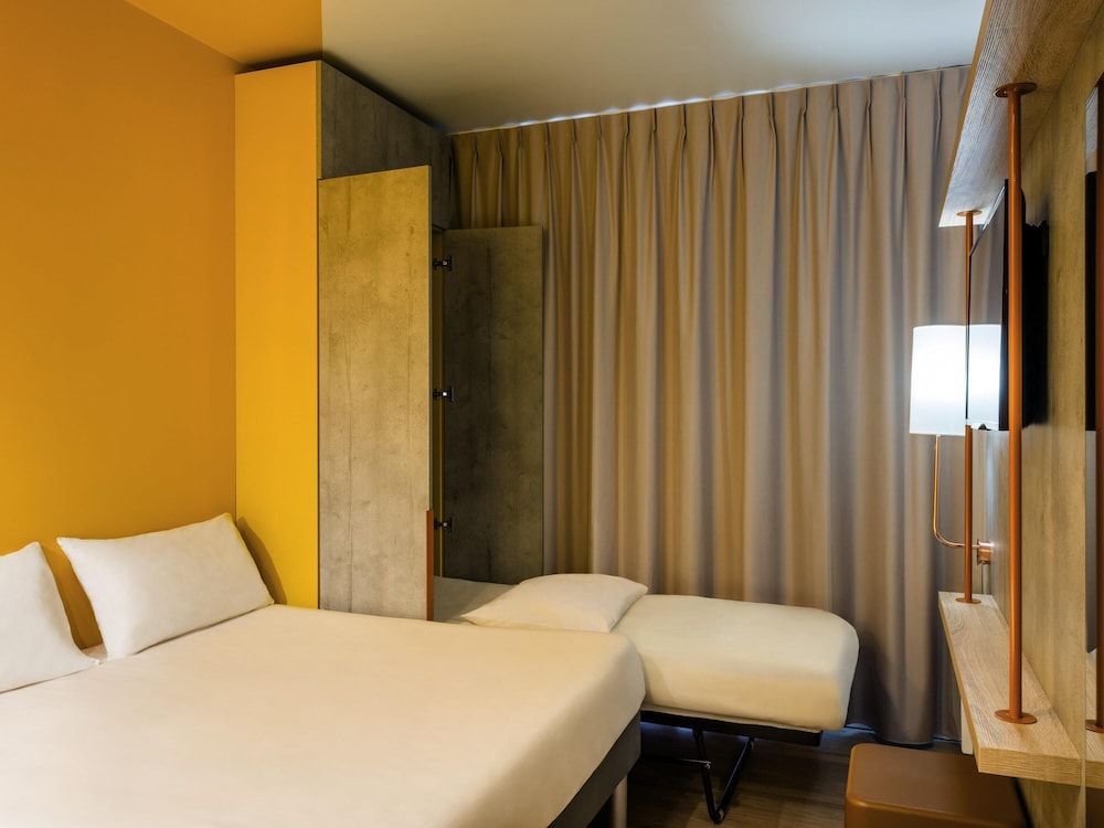 Triple Room, Multiple Beds