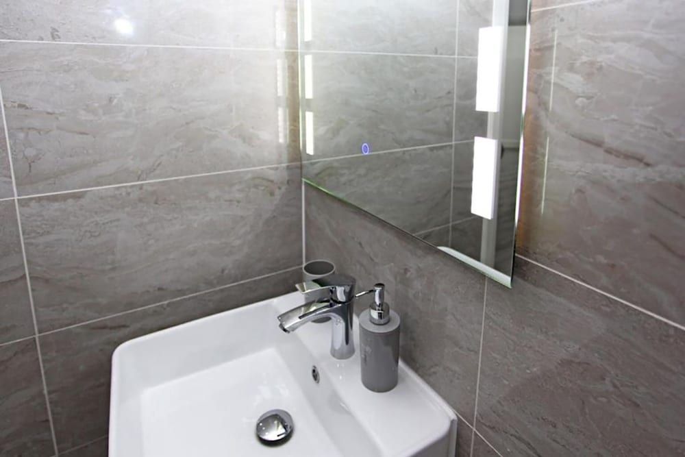 Sapphire House Apartments Sapphire House Ruby Apartment 33