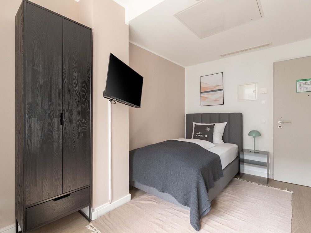 Economy Single Suite