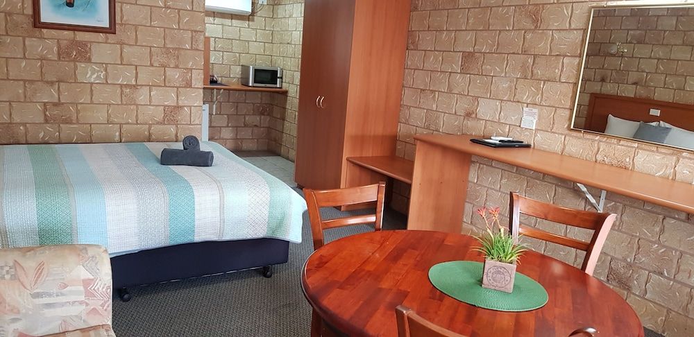 Darling River Motel Executive Double or Twin Room 3
