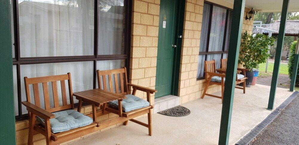 Darling River Motel Executive Double or Twin Room 5
