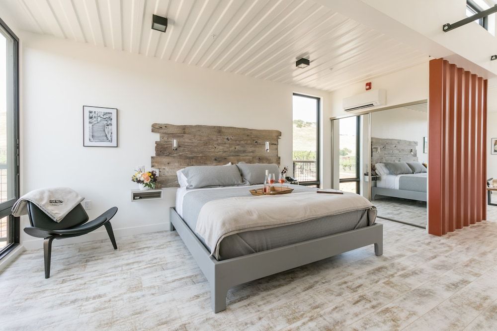 Geneseo Inn At Last ADA Compliant