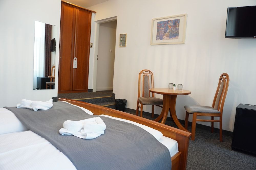 undefined Hotel Pension Lumes - Self Check-In 7
