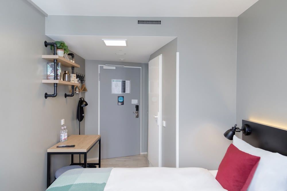 undefined Generator Hamburg 4