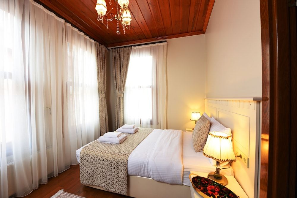 Elyka Hotel Standard Double or Twin Room 3