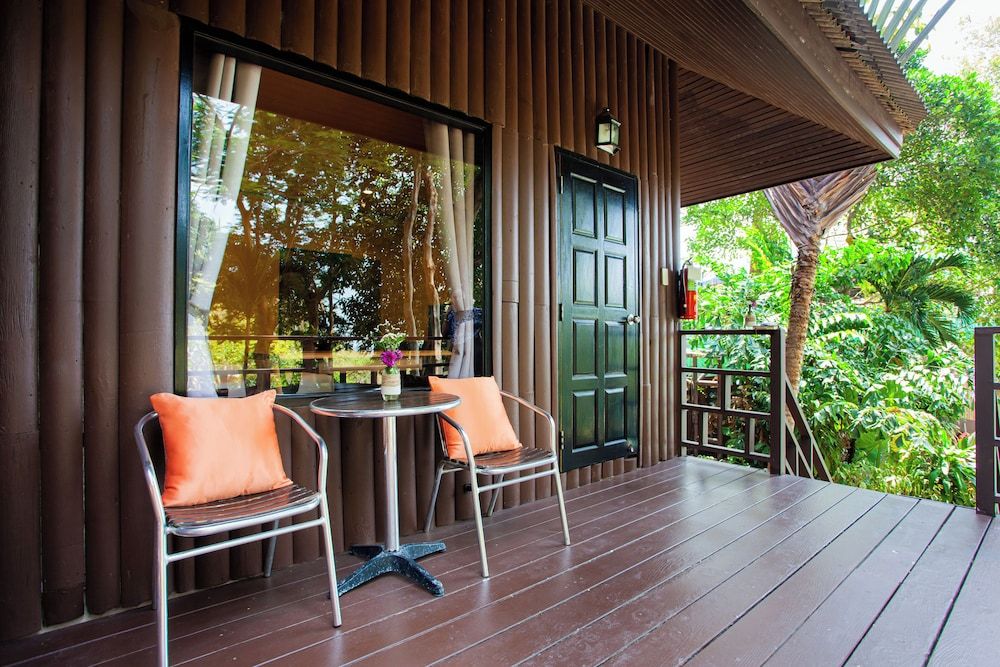 Baan Krating Phuket Resort Deluxe Room 5