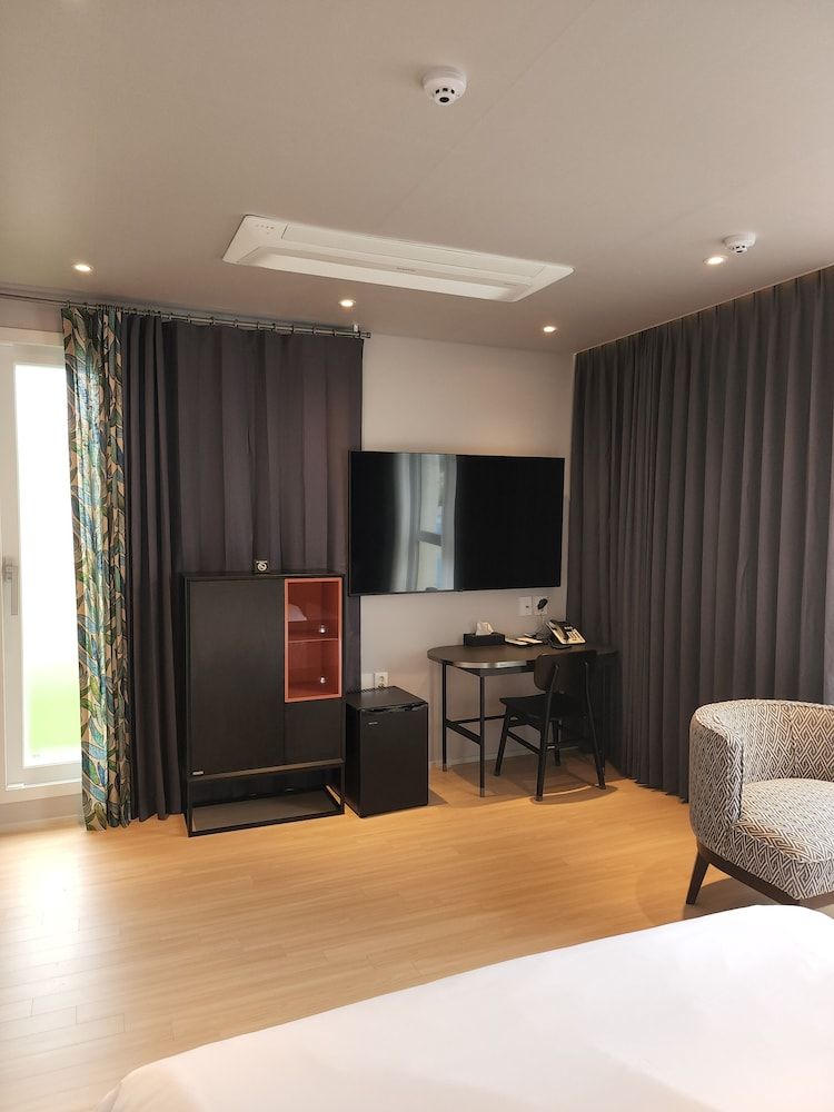 Jinhae InterCity Hotel VIP Terrace Jacuzzi 3