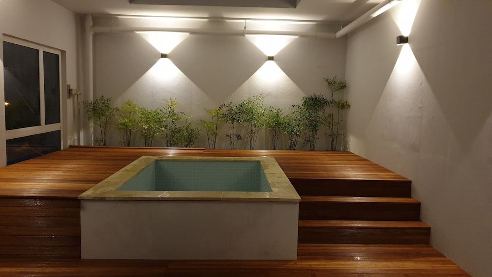 Jinhae InterCity Hotel VIP Twin Terrace Jacuzzi 4