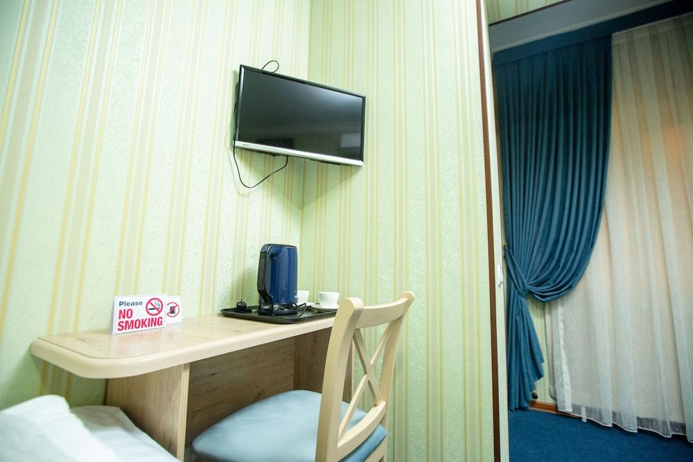 MIRZO Boutique Hotel Standard Twin Room 8