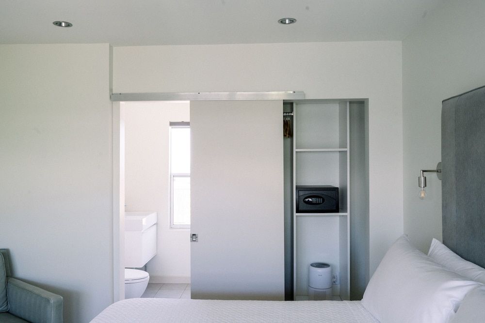 SCP Seven4One Studio Suite, 1 King Bed with Sofa bed, Sea Facing 3