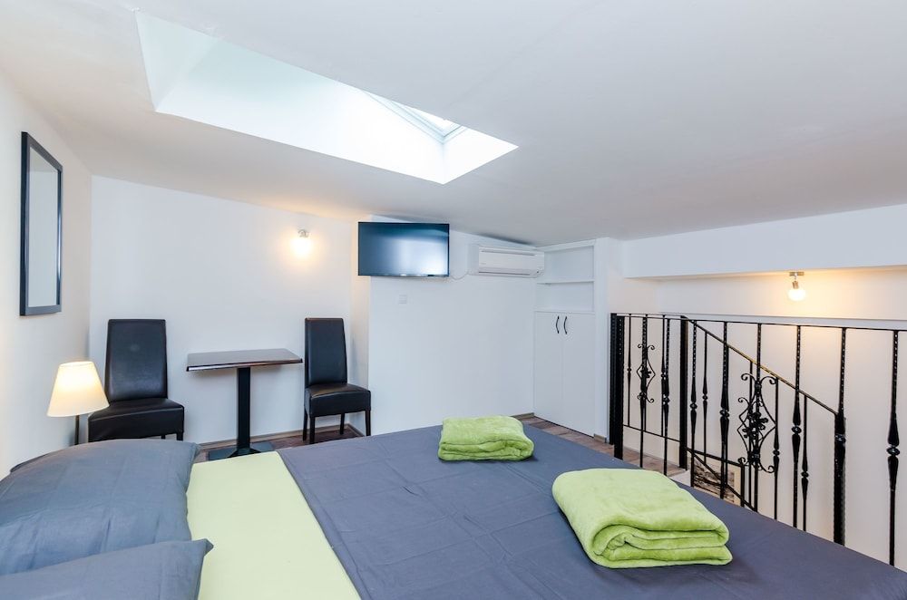 undefined Rooms Baza 5