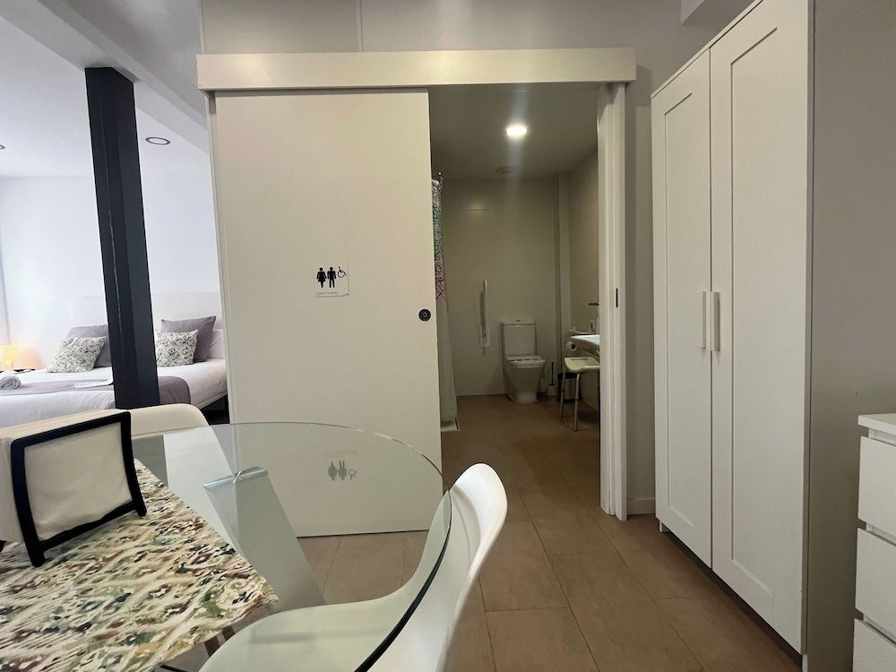 Bet Apartments - City Suites Reig. Family Studio, Multiple Beds 4