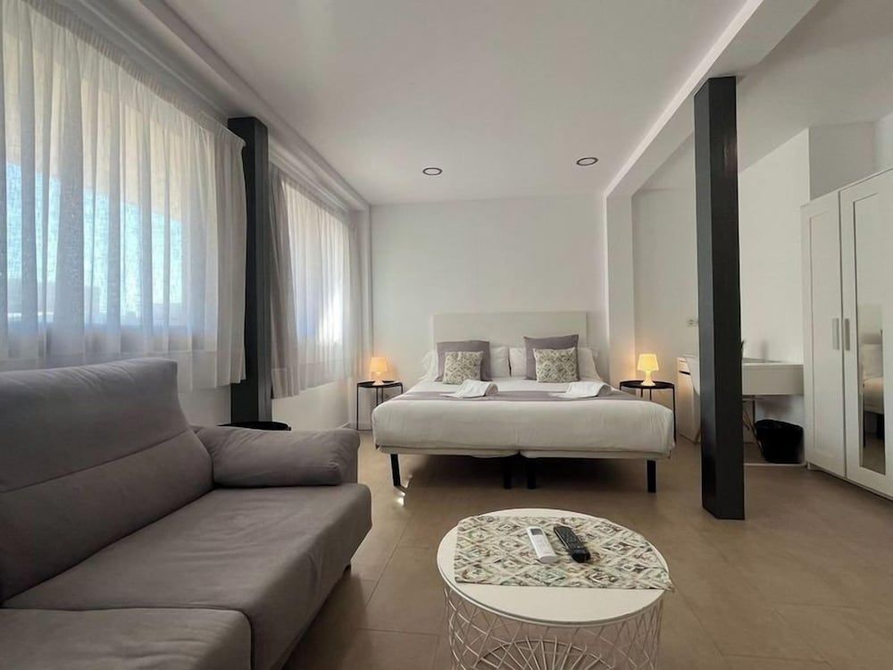 Bet Apartments - City Suites Reig. Family Studio, Multiple Beds