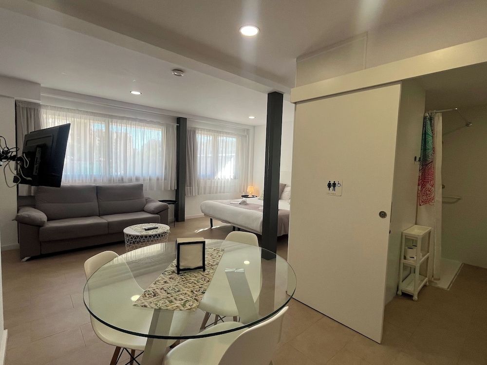 Bet Apartments - City Suites Reig. Family Studio, Multiple Beds 3