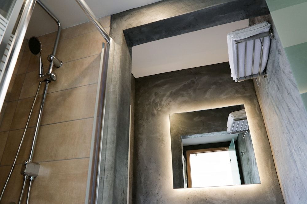 undefined V36 Suites 5