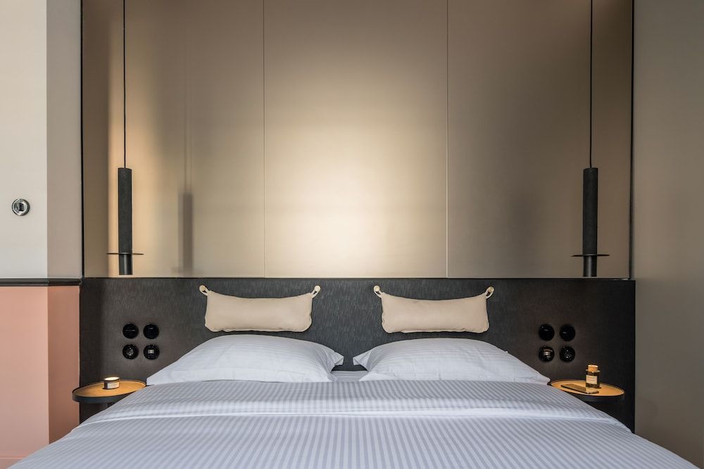 undefined 72 AD Suites 10