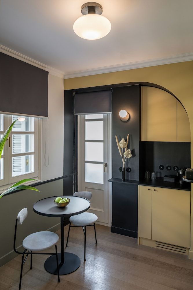 72 AD Suites Deluxe Suite (Cozy) 6