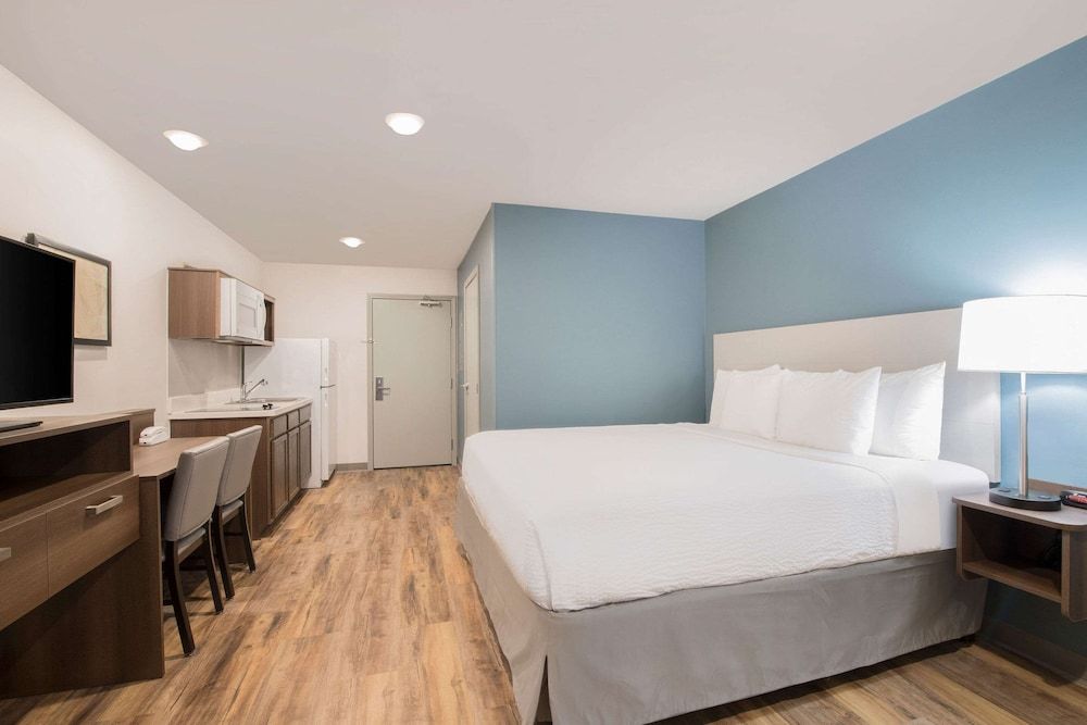 Room, 1 Queen Bed, Accessible, Non Smoking (Bathtub)