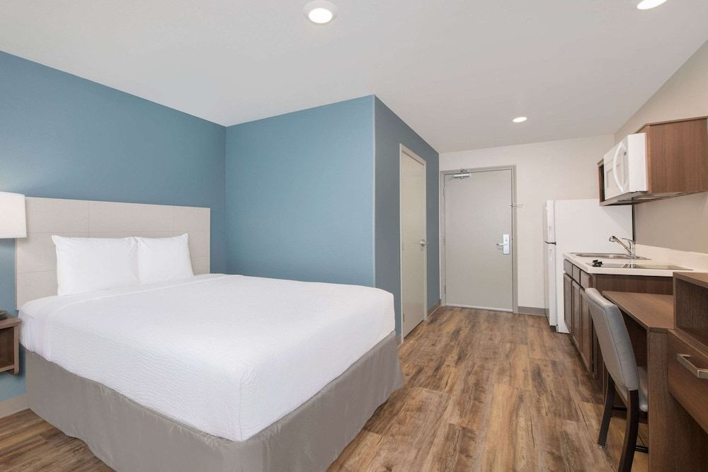 Standard Room, 1 Queen Bed, Non Smoking