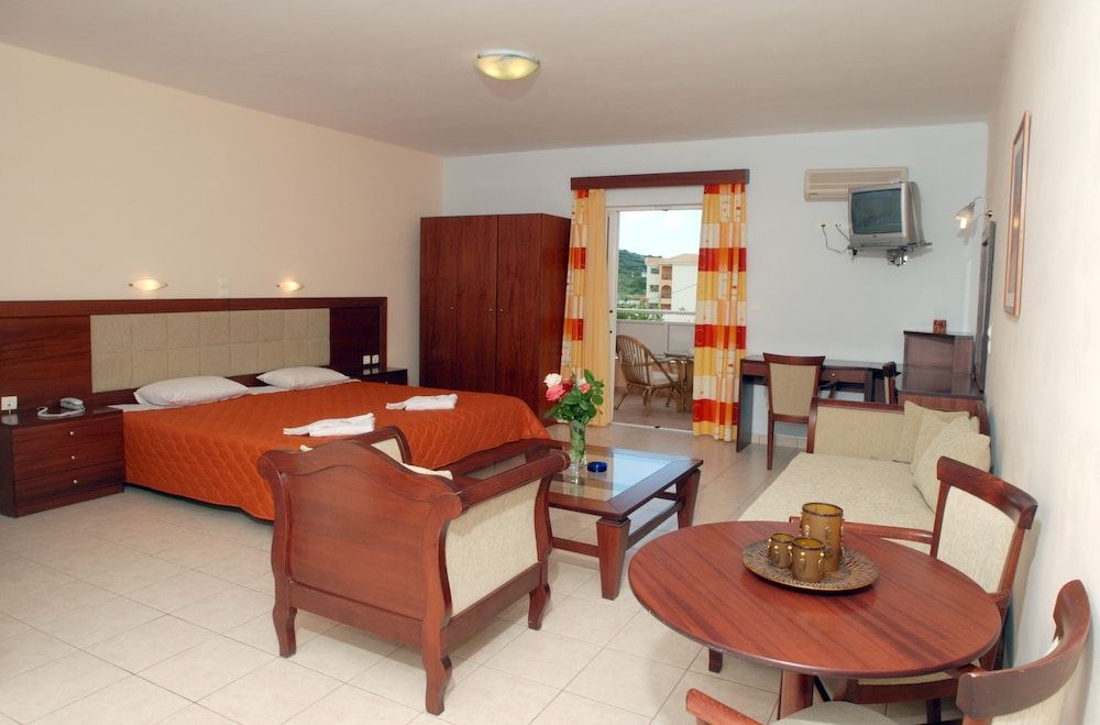 Deluxe Studio Suite, 1 Bedroom, Garden View