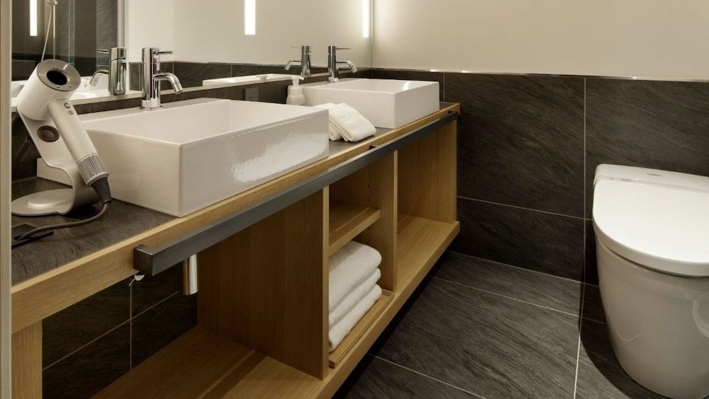 22 Pieces Studio with Living Area, Non Smoking 3