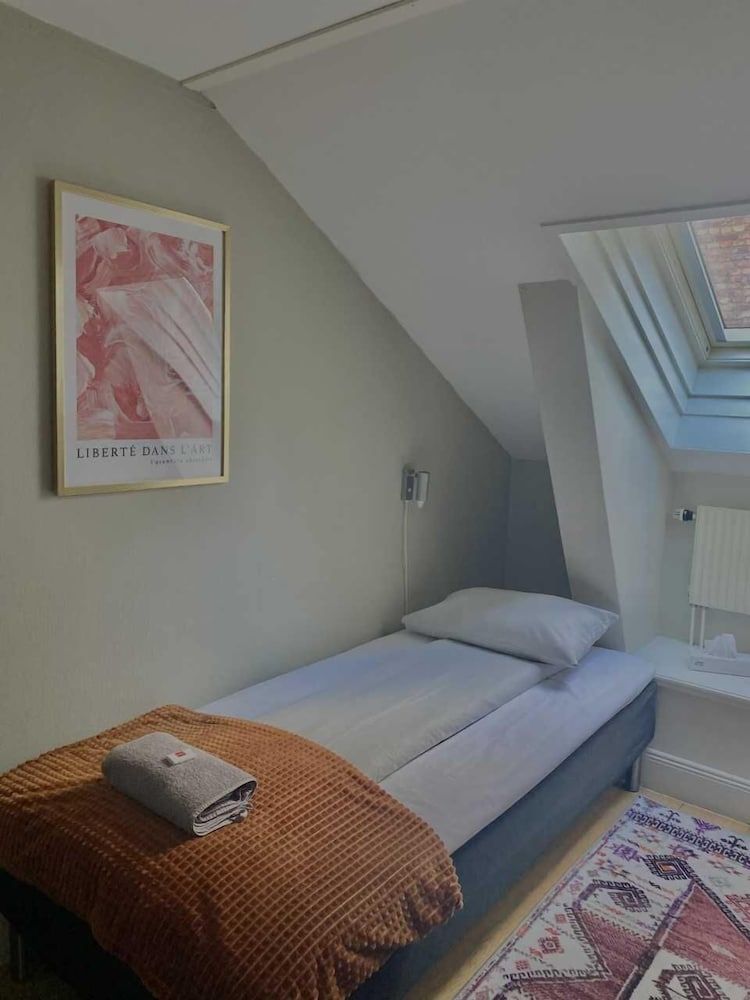 Lilla Brunn - Hostel Basic Twin Room, Shared Bathroom 3