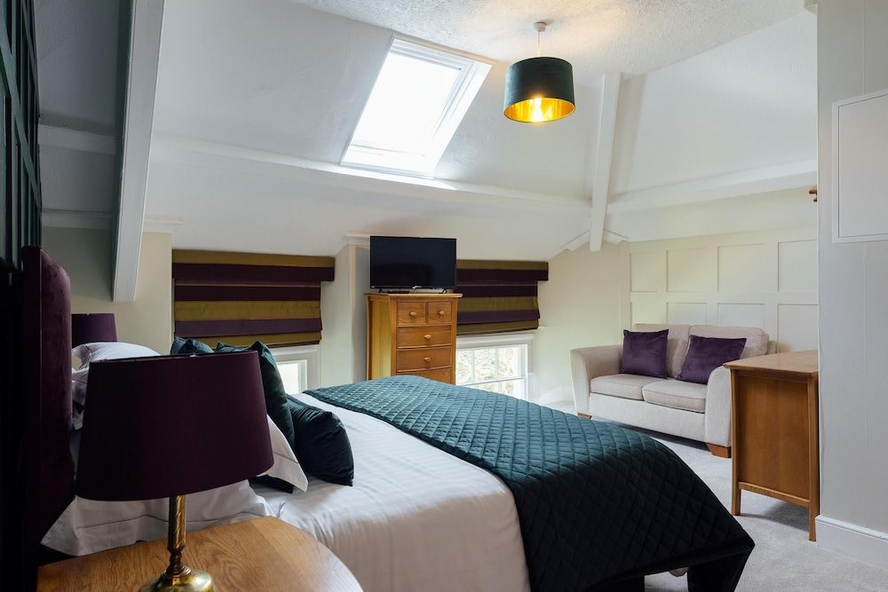 Double Room (Attic)