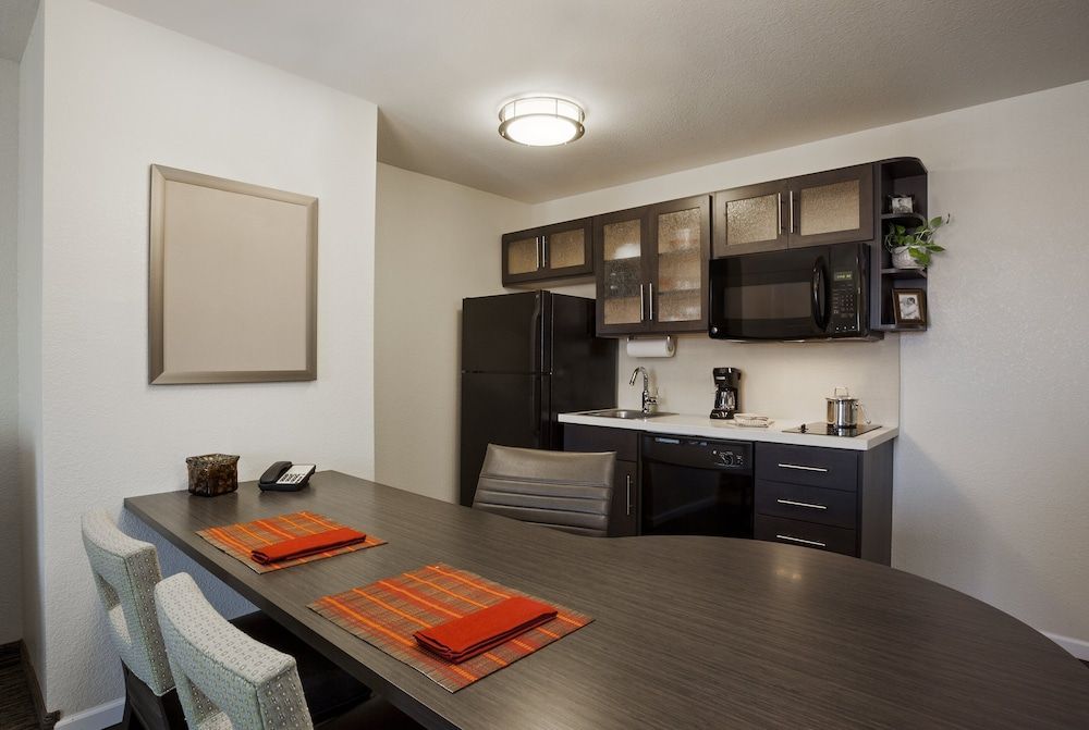Studio Suite, 1 Queen Bed, Accessible (Comms Accessible. Roll-In Shower)