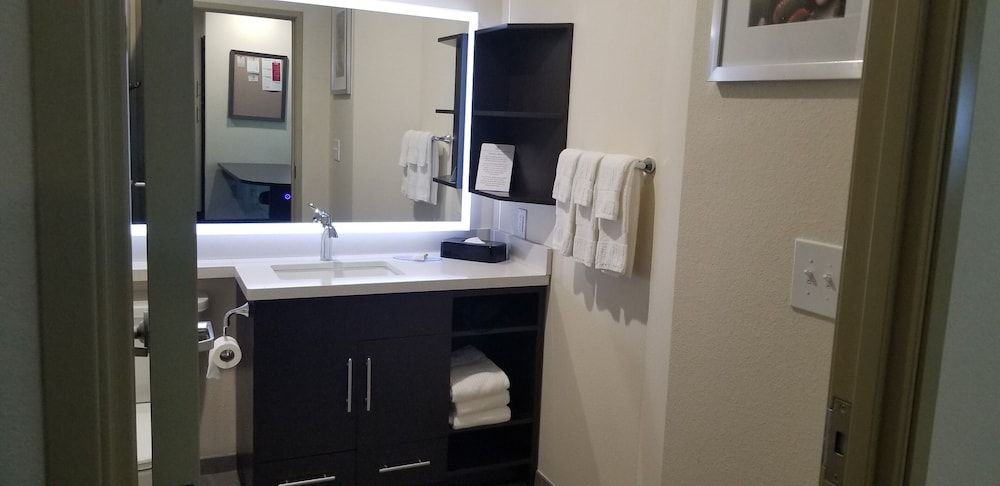 Suite, 1 Bedroom, Accessible (Communications Accessible)