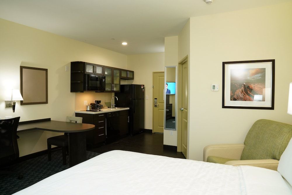 Studio Suite, 1 King Bed, Accessible (Communications Accessible)