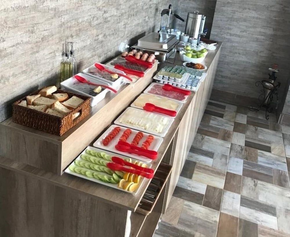 undefined Uzer Otel 8