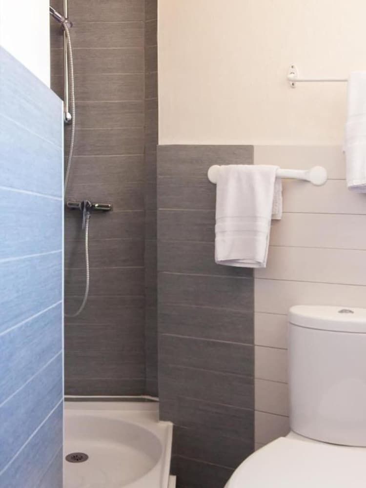Standard Double Room (Petite douche)