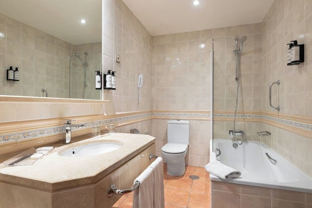 Hotel Exe Alfonso VIII Triple Room 5