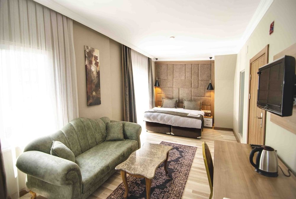 Nova Suite Hotel Deluxe Suite 5