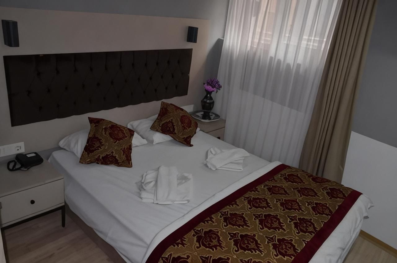 undefined The Lola Hotel 7