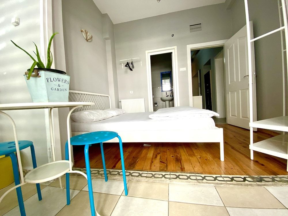 undefined Windrose Hostel