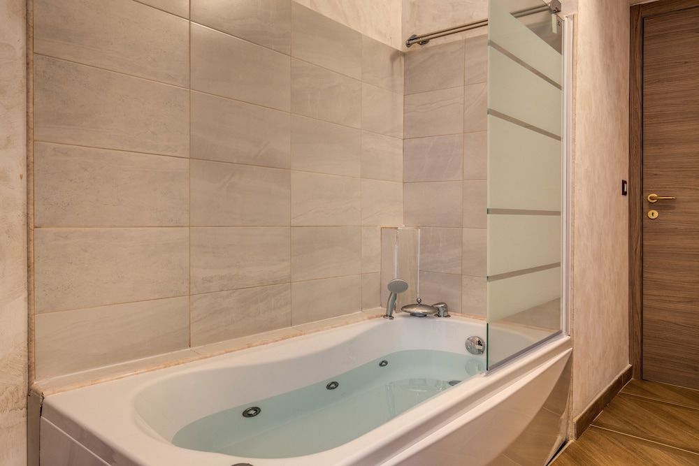 Amici Guesthouse Deluxe Suite 12